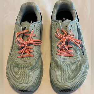 Altra Torin 5 Sneakers, NEVER WORN